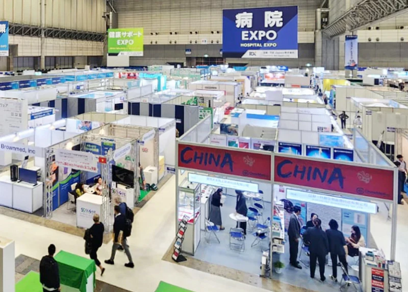 What exhibits will be featured at the 2026 Osaka Online Healthcare Expo?