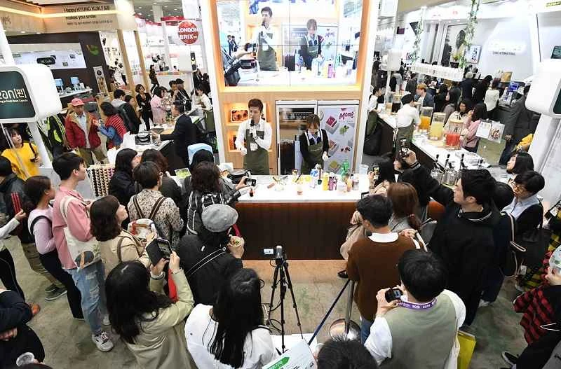 What exhibits will be featured at the 2026 Seoul Coffee Show?