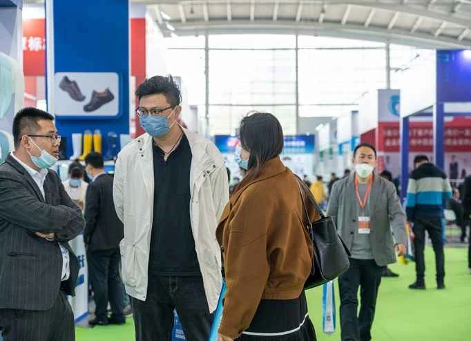 How much are the tickets for the 2026 Shenyang School Uniform Exhibition (Northeast Clothing Exhibition), and how do I buy them?