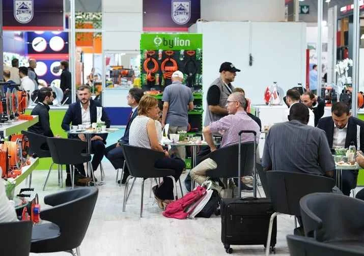 What are the ticket prices and how do I purchase tickets for the 2026 Istanbul Hardware Fair?