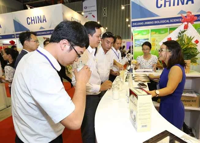 How do I apply for tickets to the 2026 Vietnam Food Ingredients Exhibition? How much do they cost?