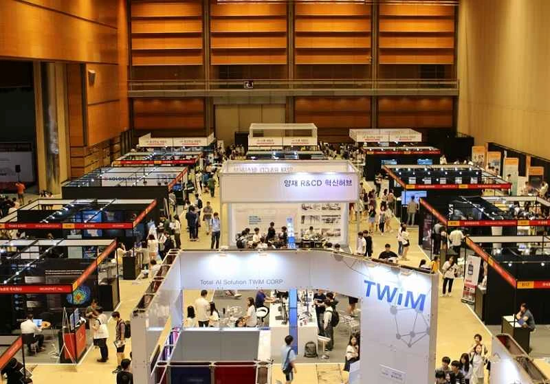 What are the ticket prices for the 2026 Korea Artificial Intelligence Exhibition, and how can I purchase them?