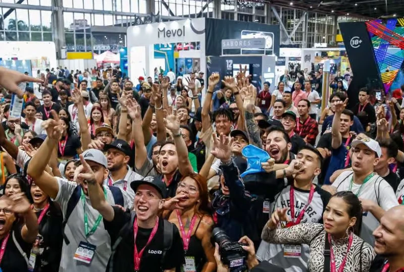 What are the exhibits at the 2025 Alternate Products Expo in Colombia?